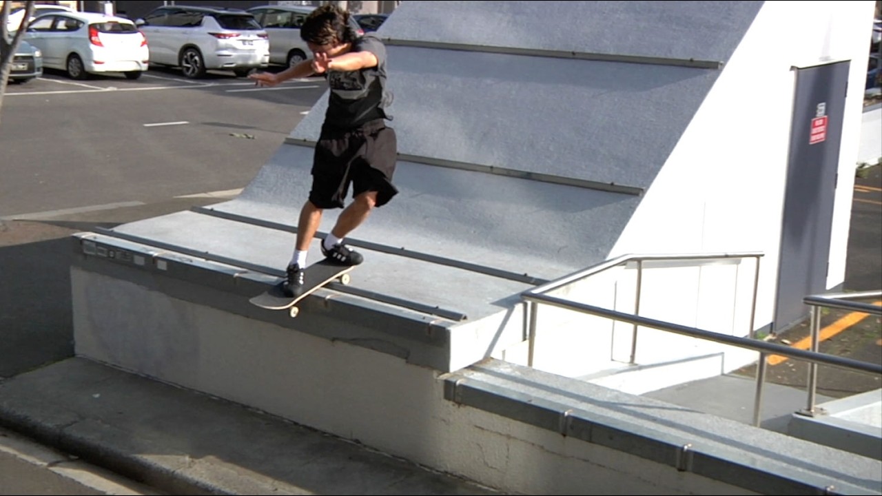 Bradley Saunders "Airbags" cover