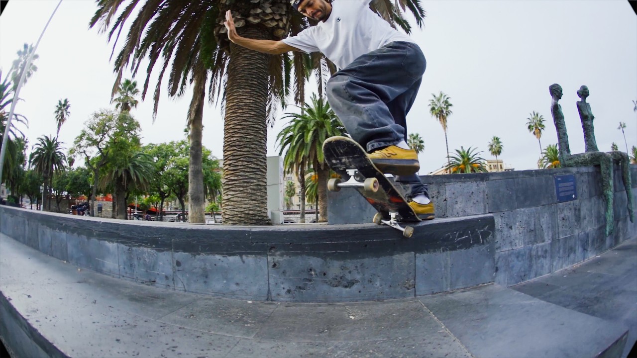 Bruno Mombaque "Costume" cover